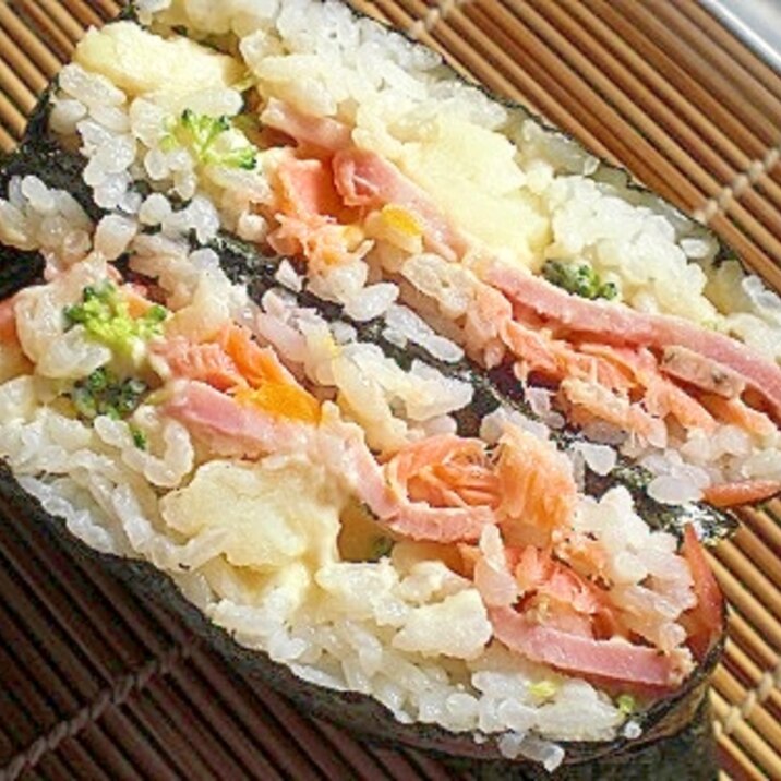 「ポテサラ&焼き鮭のおにぎらず」 ♪♪